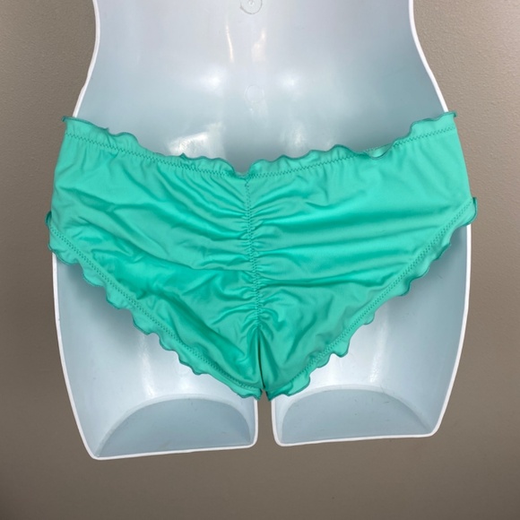 Victoria's Secret Bikini - Size Medium - Picture 6 of 8